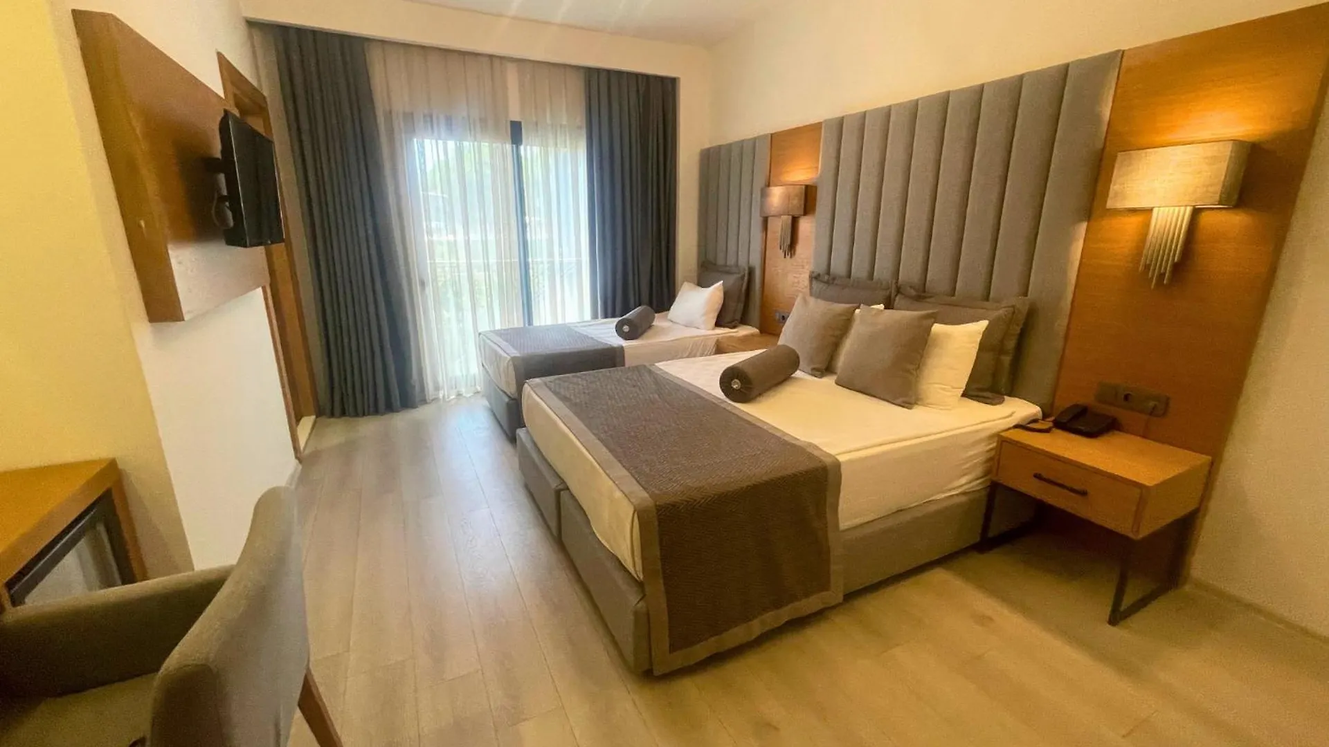 **  Ruwais Hotel Çeşme Törökország
