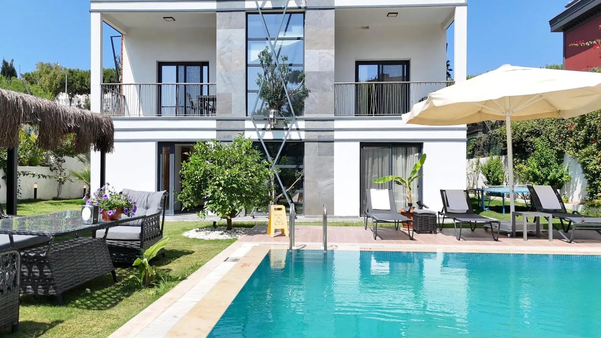 Ruwais Hotel Çeşme