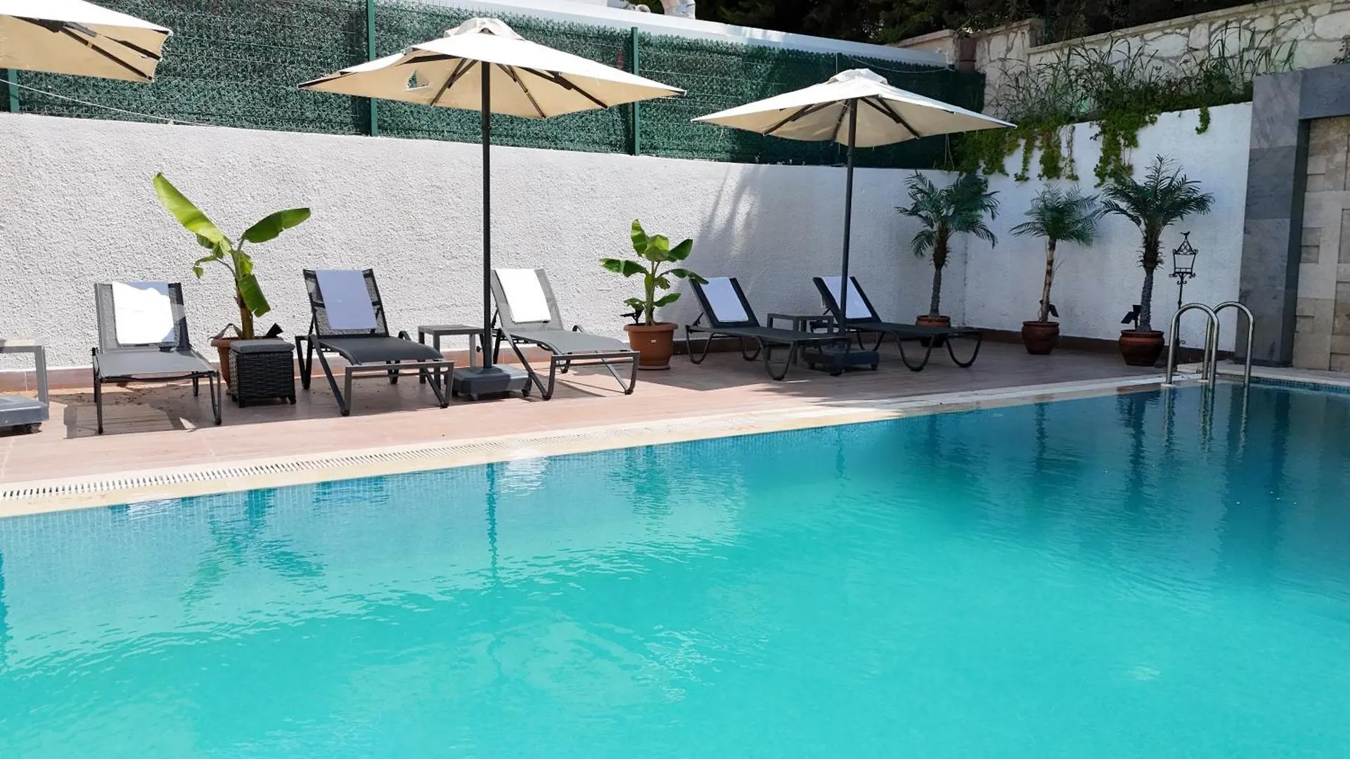 Ruwais Hotel Çeşme
