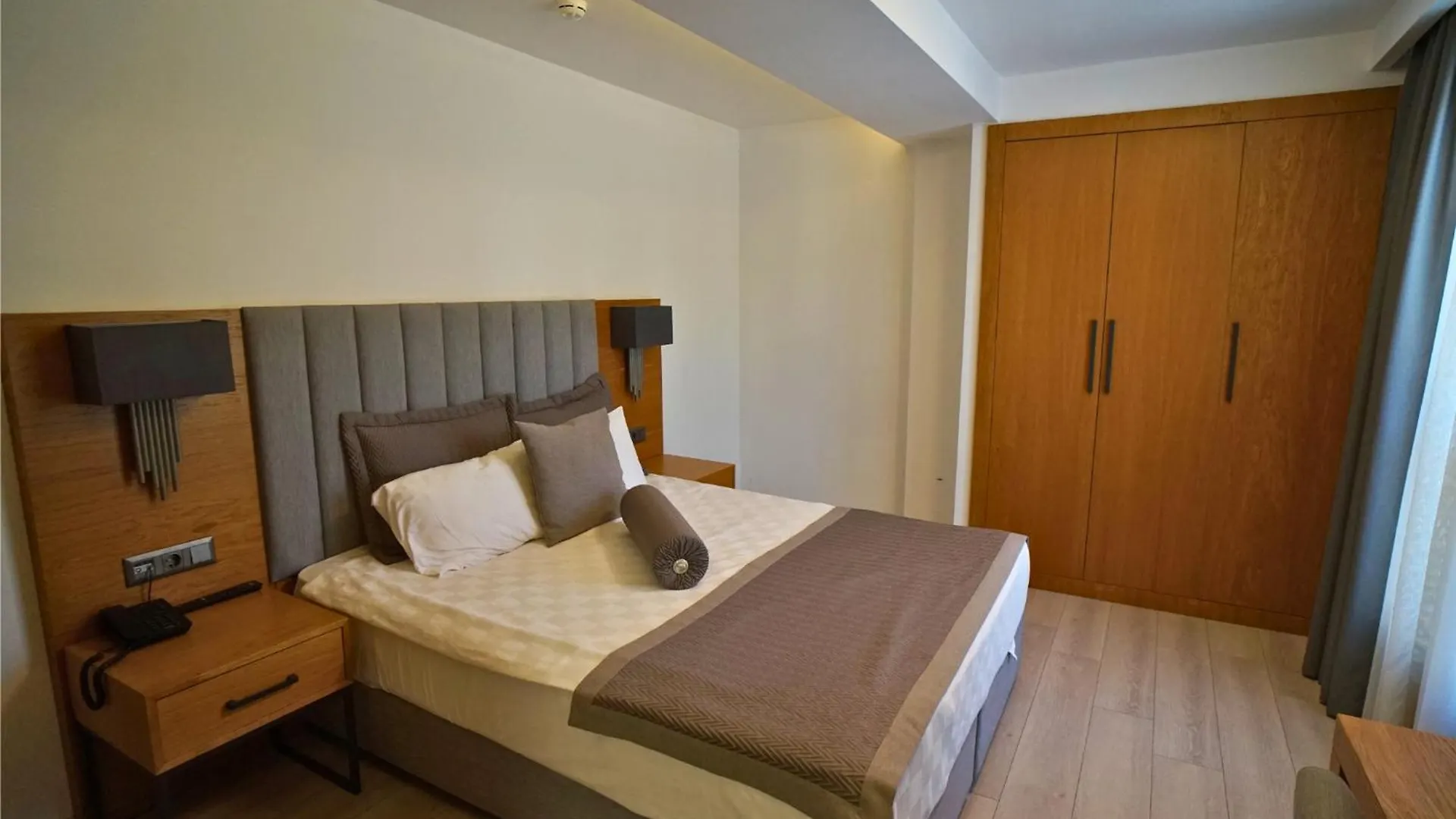 Ruwais Hotel Çeşme 2*,