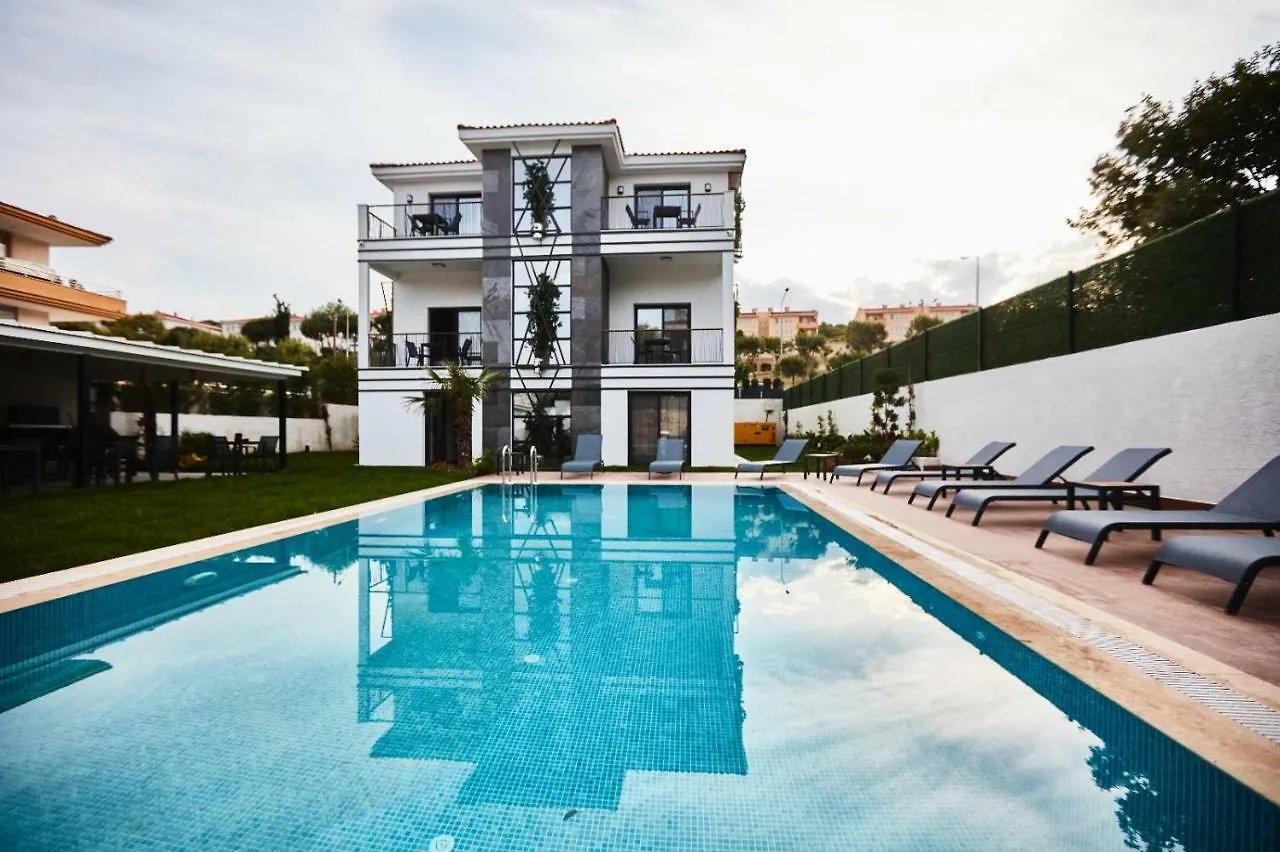 Ruwais Hotel Çeşme
